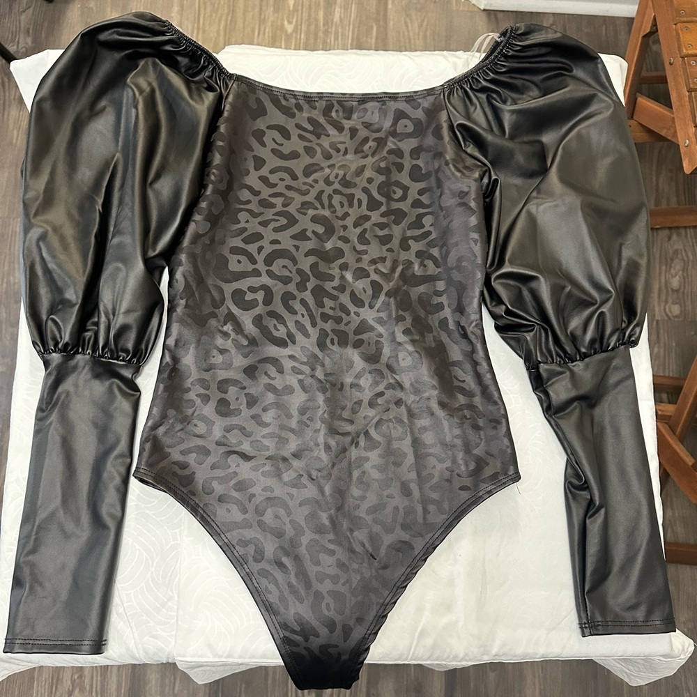 Black Fitted Puff Sleeve Bodysuit